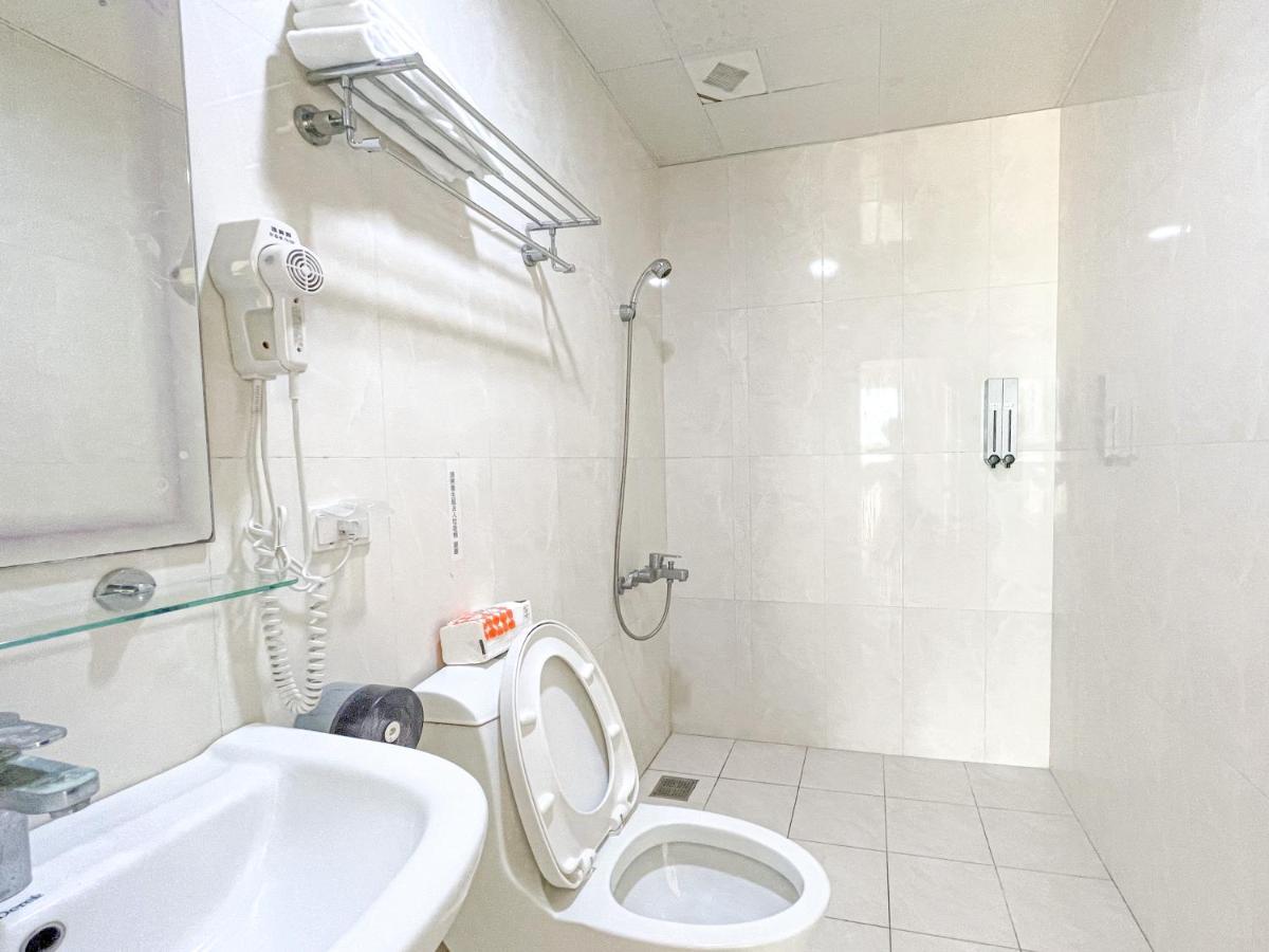 Sevilla Hostel T'ai-tung Εξωτερικό φωτογραφία