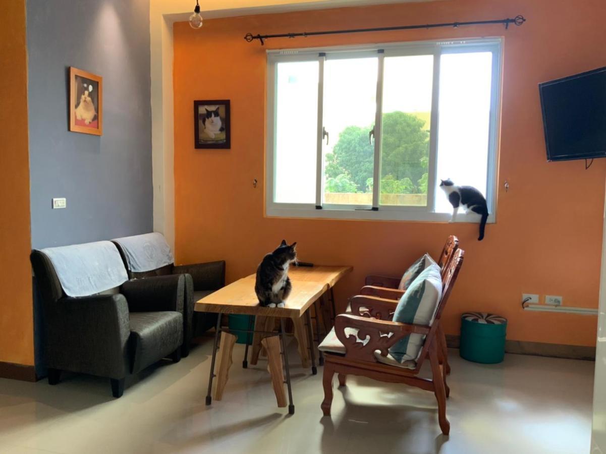 Sevilla Hostel T'ai-tung Εξωτερικό φωτογραφία